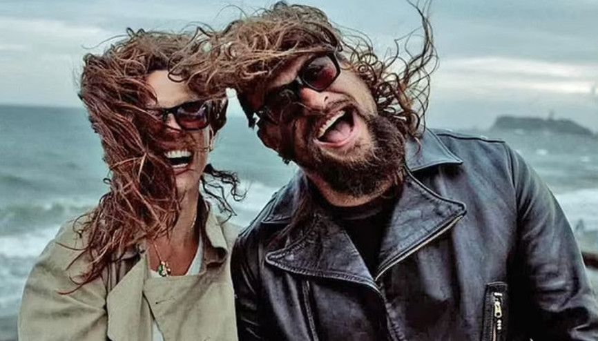 Sevgilimin kim olduğunu yakında öğrenirsiniz demişti... Sonunda onu ortaya çıkardı... Bırak saçların dolansın saçlarıma