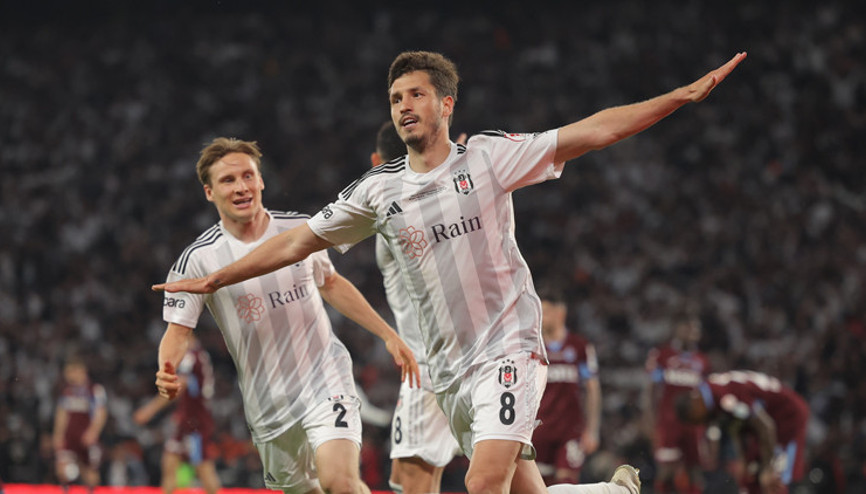 Beşiktaşta Salih Uçandan sözleşme sorusuna yanıt