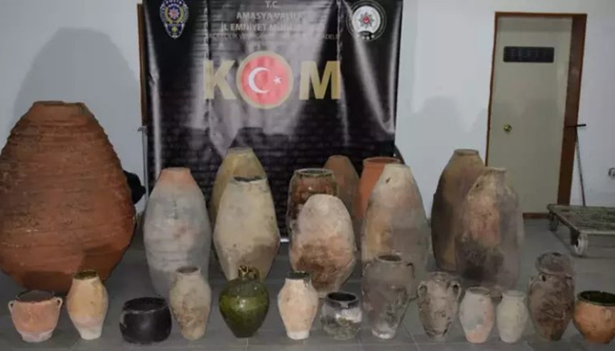 Roma ve Osmanlı dönemine ait 26 küp, bekçilerin dikkati sayesinde ele geçirildi Roma ve Osmanlı dönemine ait 26 küp, bekçilerin dikkati sayesinde ele geçirildi