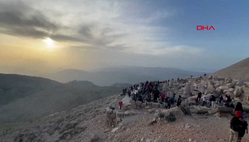 Nemrut Dağına ziyaretçi akını