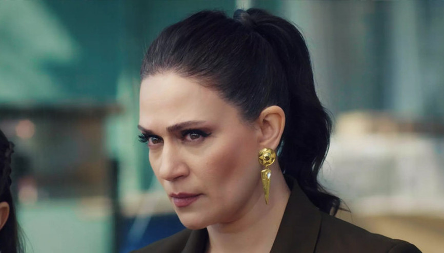 Oyuncu Özge Borak kimdir, kaç yaşında, hangi dizilerde oynadı Yalan Dizisi Berrak kimdir Tv dizileri ve filmleri