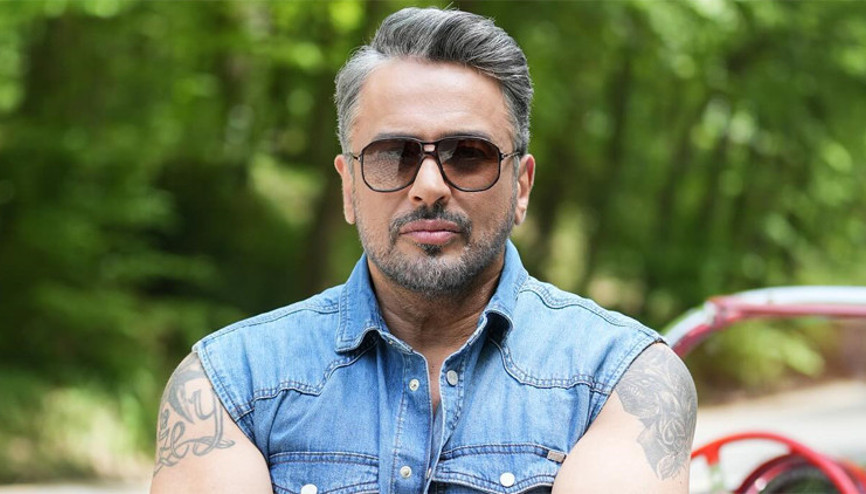 Emre Altuğ: Oyunculuk ve müzik iki bacağım gibi