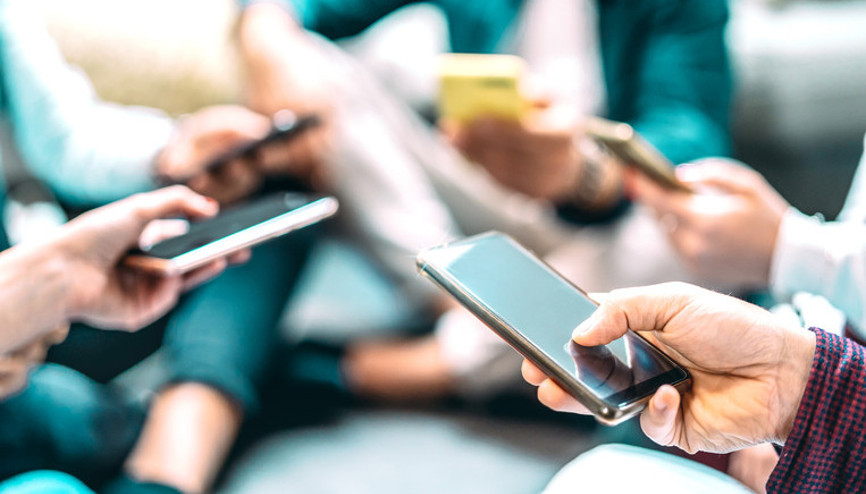 Telefon bağımlılığı farklı bir boyuta evrildi… Z kuşağı 4 gençten 1’i gelen telefonlara cevap vermiyor