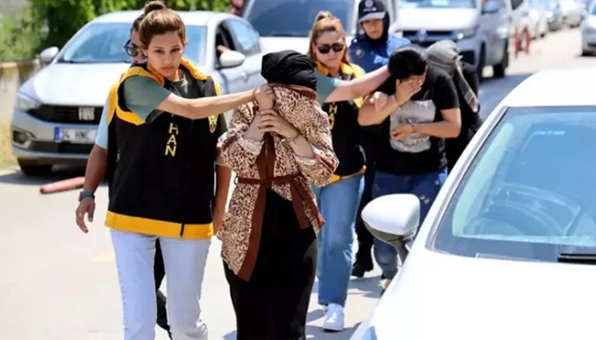 Bahçesinde gömülü kalaşnikof bulundu Akrabam kız arkadaşıyla buluşmaya geldiğinde koymuştur dedi