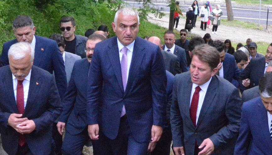 Bakan Ersoydan Ihlara Vadisi mesajı: Yukarıdan izlenebilecek