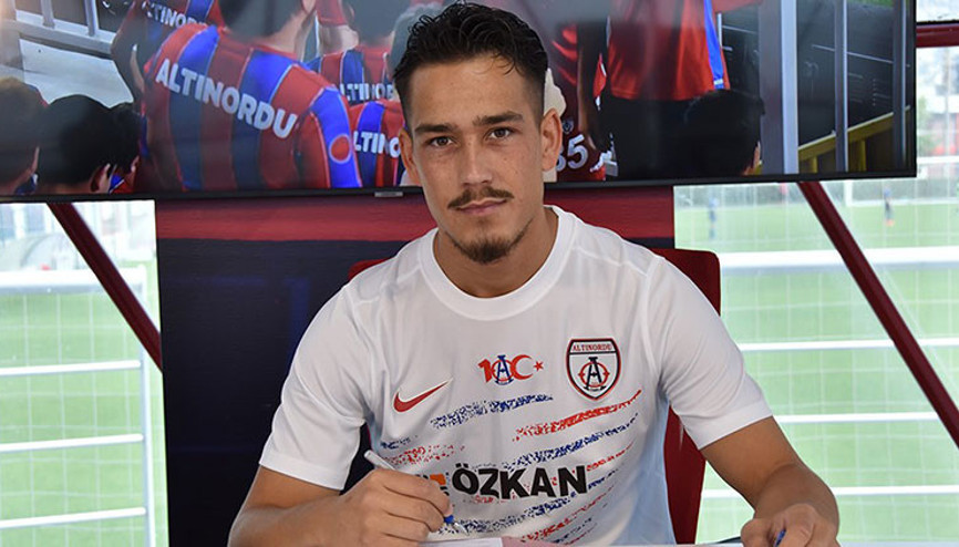 Dortmund altyapısında yetişen Hüseyin Bulut, Altınorduya imza attı