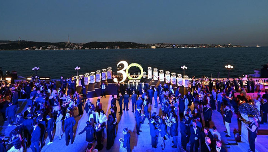 Ünlüler Çırağan’daki kutlamada buluştu