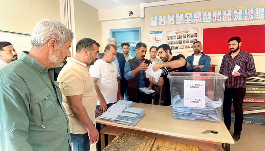 3 ilçe 4 beldede seçim yenilendi 3 ilçe 4 beldede seçim yenilendi