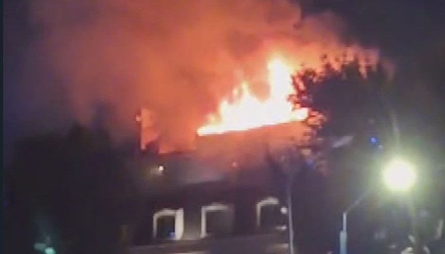 Kadıköyde otelde çıkan yangın paniğe neden oldu