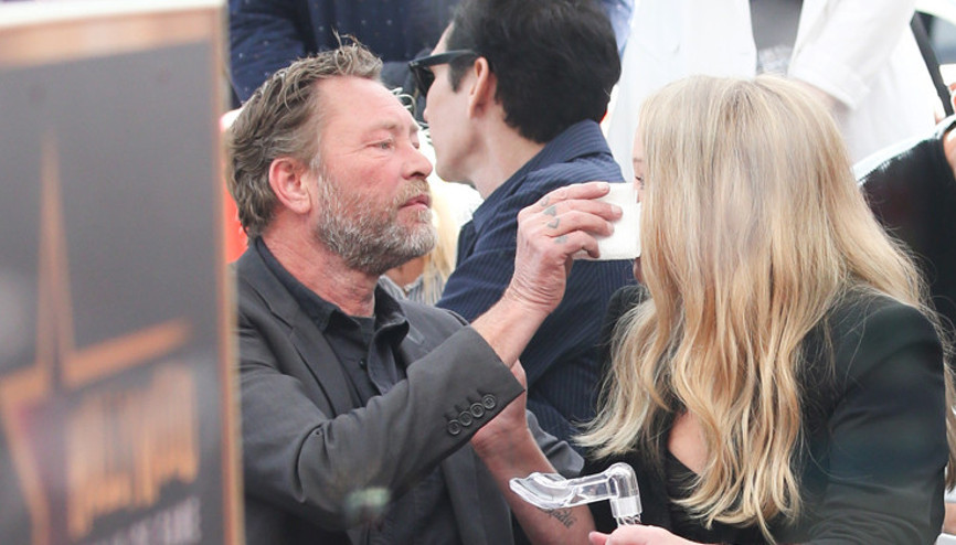 Yakalandığı hastalık ünlü oyuncuya dünyayı dar etti: Karanlığın içinde hapsoldum... Artık hayattan zevk almıyorum