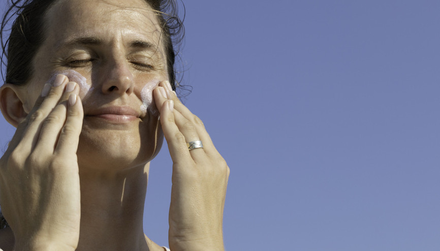 GÜNEŞ KORUYUCU DOSYASI I Neden kapalı mekanlarda bile güneş koruyucu kullanmalıyız Kimler hangi sıklıkta, hangi kremi sürmeli