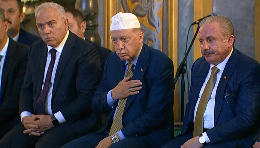 Cumhurbaşkanı Erdoğan, Ayasofya Camiinde hafızlık öğrencilerinin icazet törenine katıldı