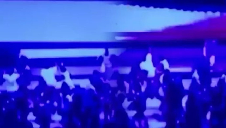 Cemal Reşit Rey Konser Salonu’nda dev ekranın düştüğü anlar kamerada