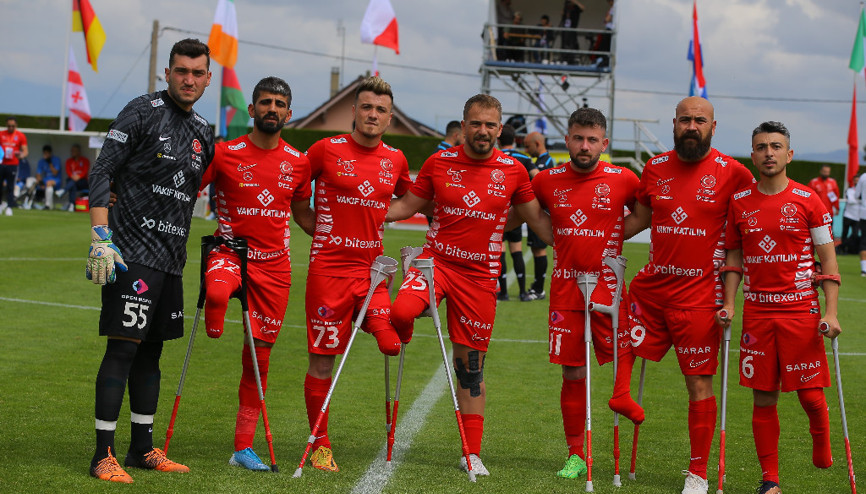 Bakan Baktan Avrupa şampiyonu Ampute Futbol Milli Takımı’na tebrik