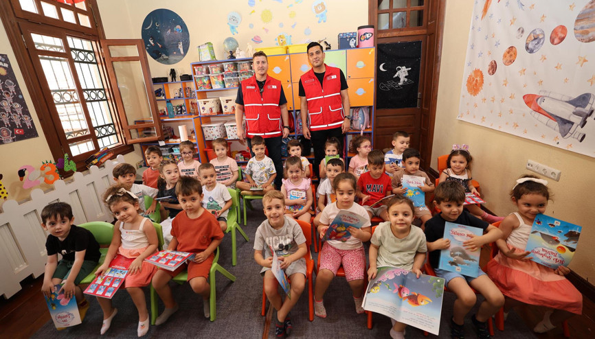 Minikler, Türk Kızılayının 156. kuruluş yıl dönümünü kutladı Minikler, Türk Kızılayının 156. kuruluş yıl dönümünü kutladı