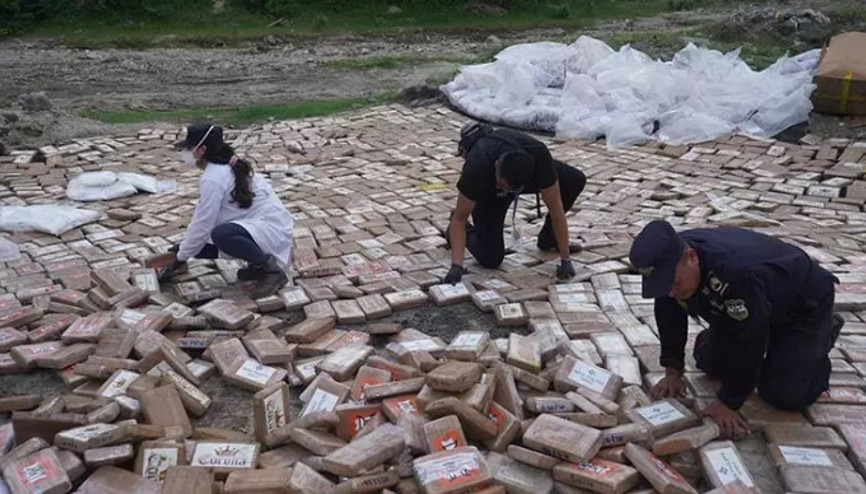 El Salvador’da 67.5 milyon dolarlık uyuşturucu ateşe verildi