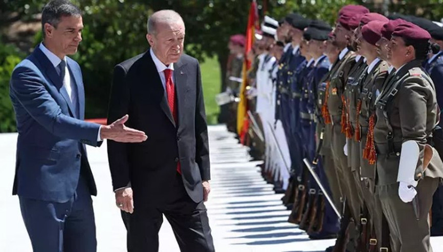 Cumhurbaşkanı Erdoğan, Sanchez tarafından resmi törenle karşılandı