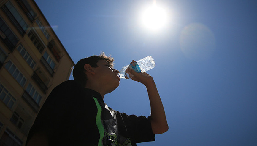 İzmirin 42 yıllık sıcaklık rekoru kırıldı