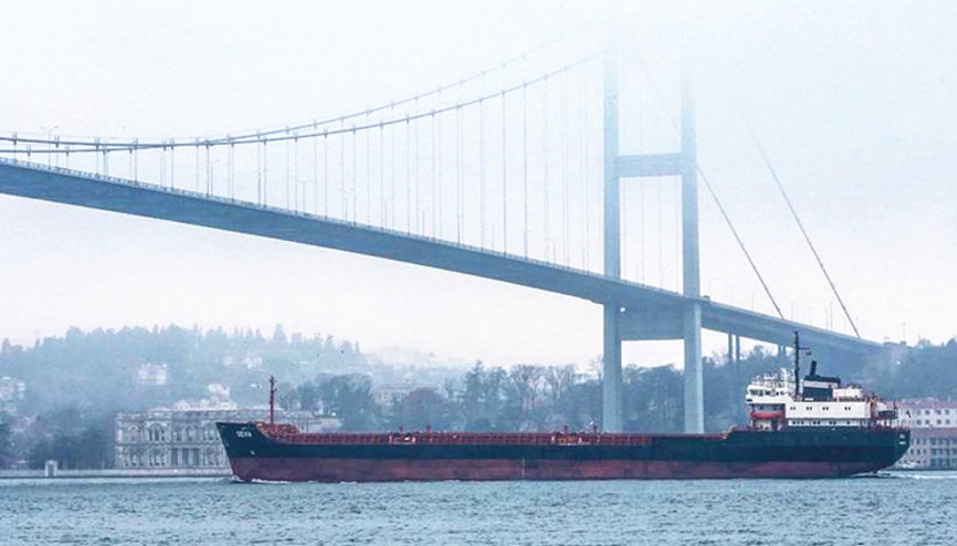 Boğazlardan gemi geçişine zamlı tarife
