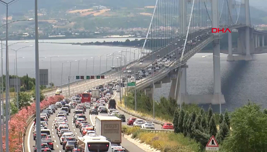 Osmangazi Köprüsü’nde bayram trafiği