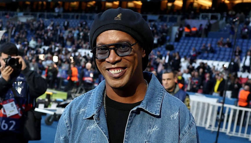 Ronaldinho topa tuttu: Cesaret, özveri, her şey eksik