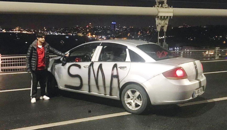 ‘Köprüyü kapattı’ cezaevine girdi... SMA’lı  bebekler için eylem yapmış