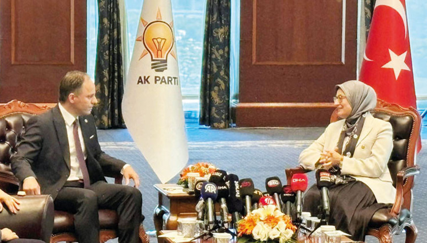 Partilerde bayramlaşma... Bayramın gündemi geçim