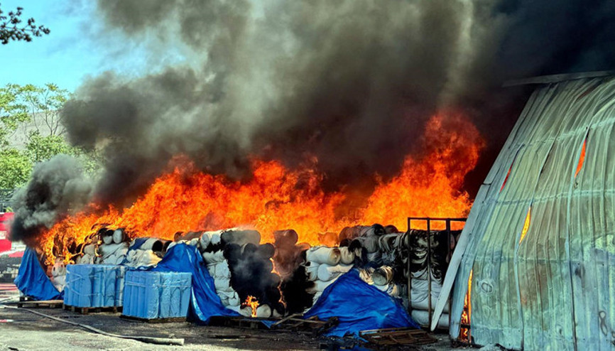 Tekirdağda tekstil fabrikasında yangın: Kontrol altına alındı