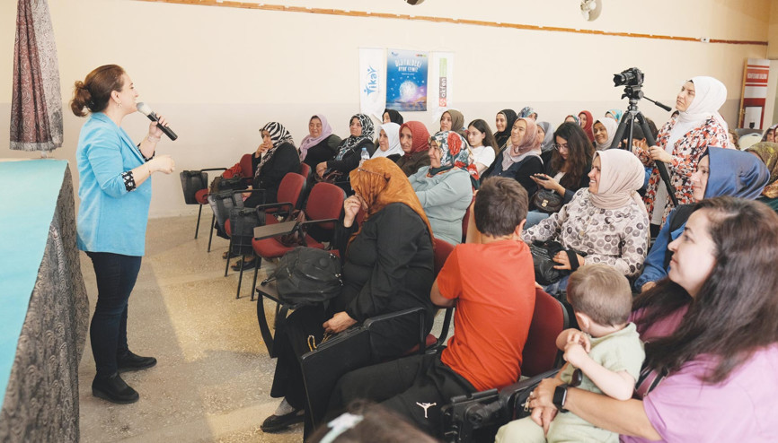 Kırsal bölgedeki kadınlara dijital yaşam eğitimleri