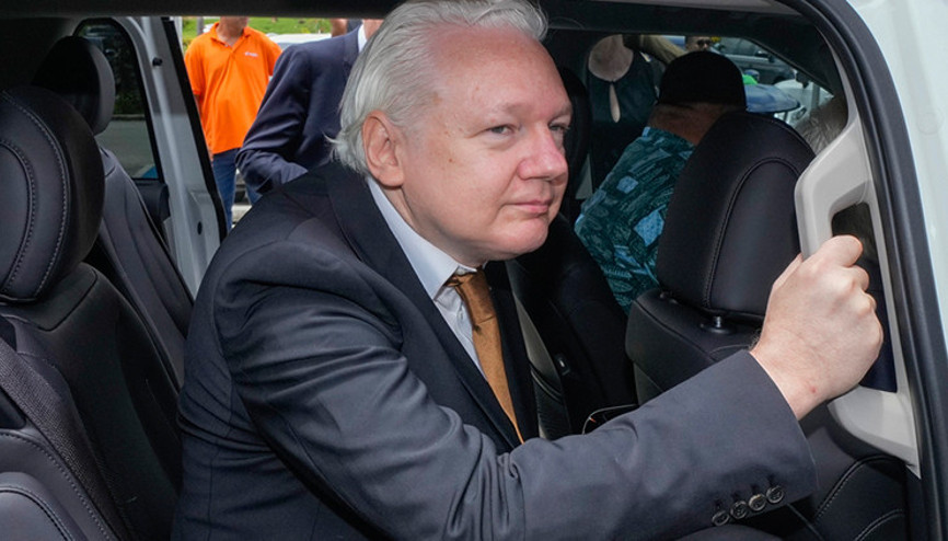 Julian Assange hakim karşısına çıktı Suçunu kabul edip serbest bırakıldı