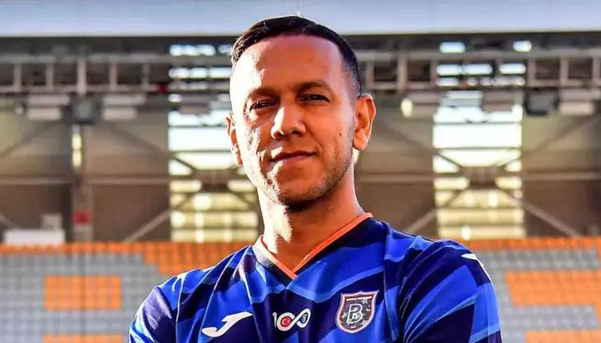 Başakşehirde Josef de Souza ile yollar ayrıldı