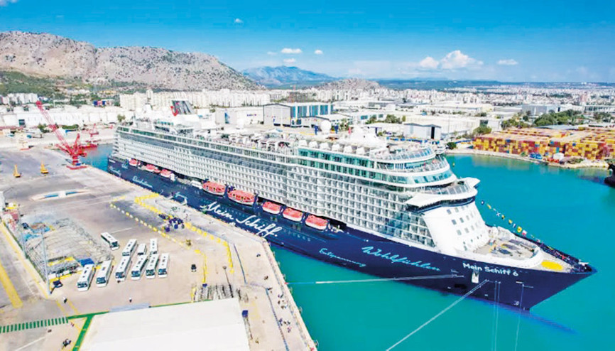 Kruvaziyerle mayısta 195 bin 844 turist geldi