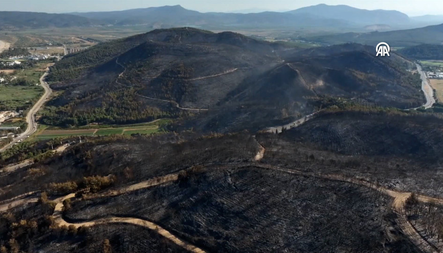 Oman yangınında zarar gören alanlar havadan görüntülendi