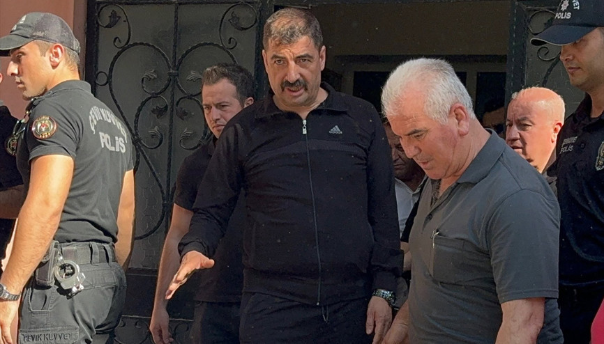 Kula Belediyesinde darp skandalı Belediye Başkanı Hikmet Dönmez tutuklandı... MHPden CHPye sert tepki
