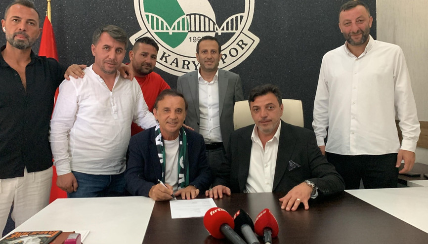 Sakaryasporda Suat Kaya dönemi İmzalar atıldı...