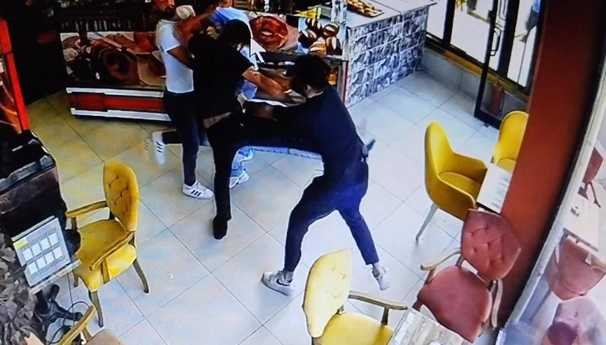 Ümraniyede tuvalet kavgası: Pastanede sahibi bıçakla saldırdı