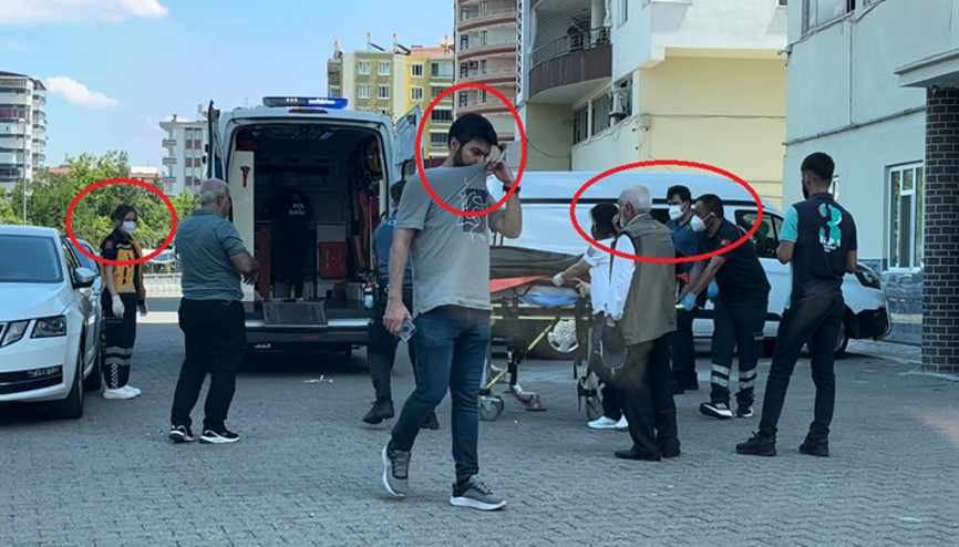 Diyarbakırda kötü koku ihbarı... Evinde 1 kişi ölü bulundu Sağlık ekibi fenalaştı Diyarbakırda kötü koku ihbarı... Evinde 1 kişi ölü bulundu Sağlık ekibi fenalaştı