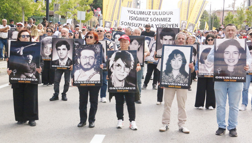Madımak ateşi hâlâ yakıyor... 31. yıl karanfili