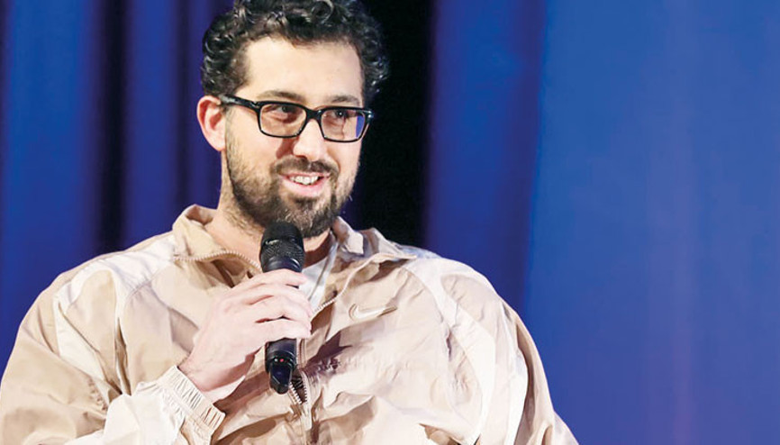 Doğu Demirkol: Sevilmek için sahnedeyim