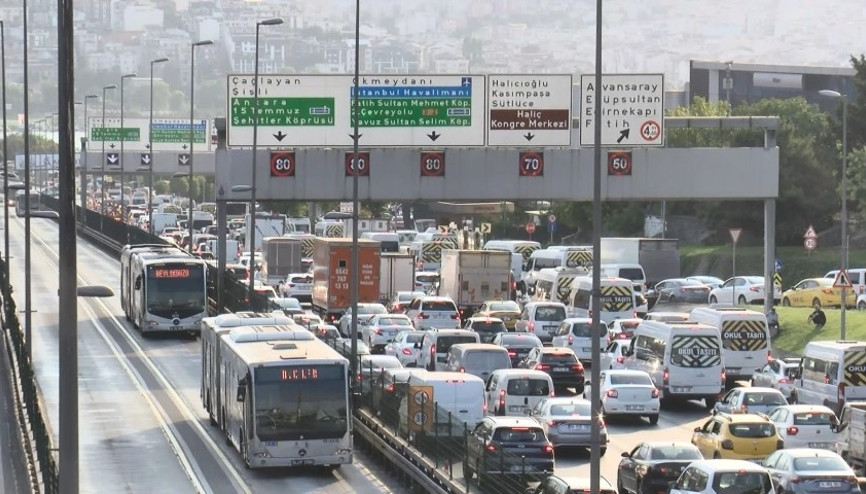 Haliç Köprüsünde trafik yoğunluğu