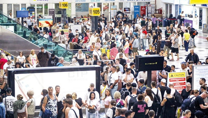 Antalya Havalimanı’nda 6 ayda 14.5 milyon yolcu trafiği