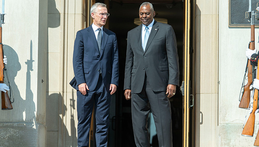 Stoltenberg ve ABD Savunma Bakanı Austin kritik NATO zirvesi öncesi bir araya geldi