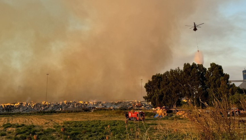 Aydında kağıt fabrikasında yangın