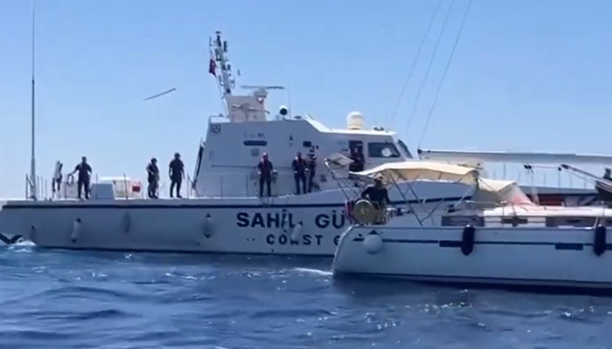 Bakan Yerlikaya duyurdu İzmirde Kıskaç operasyonu: 8i FETÖcü 10 kişi yakalandı