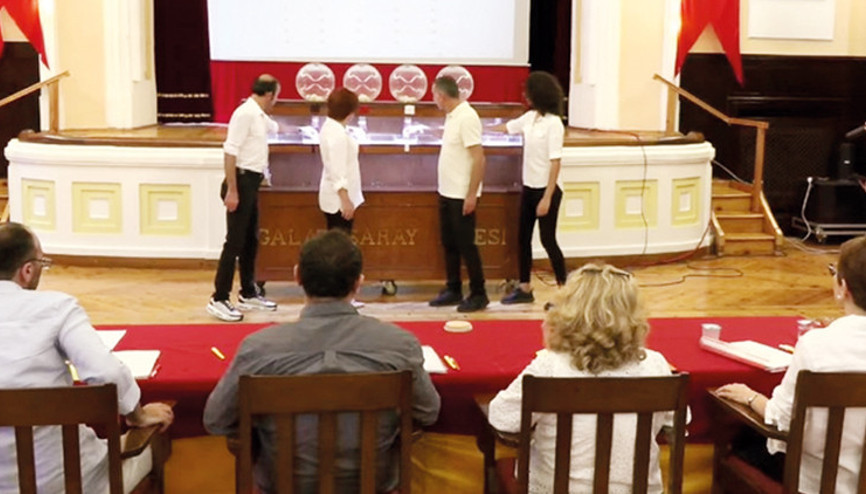 Galatasaray İlkokulu kurası çekildi: 9 bin 938 adaydan 50’sinin yüzü güldü