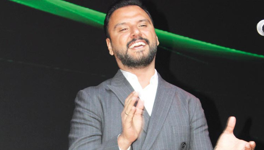 Bir baktım 50-60 kız toplanmış üstüme doğru konuşuyor... Alişanın unutamadığı anısı