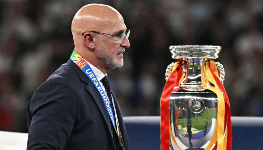 Kupa canavarı Luis De La Fuente 2. el arabaya binen ve sosyal medyası olmayan MVP