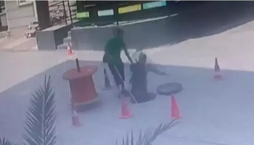 Görme engelli çift, kapağı açık bırakılan rögara düştü O anlar kamerada