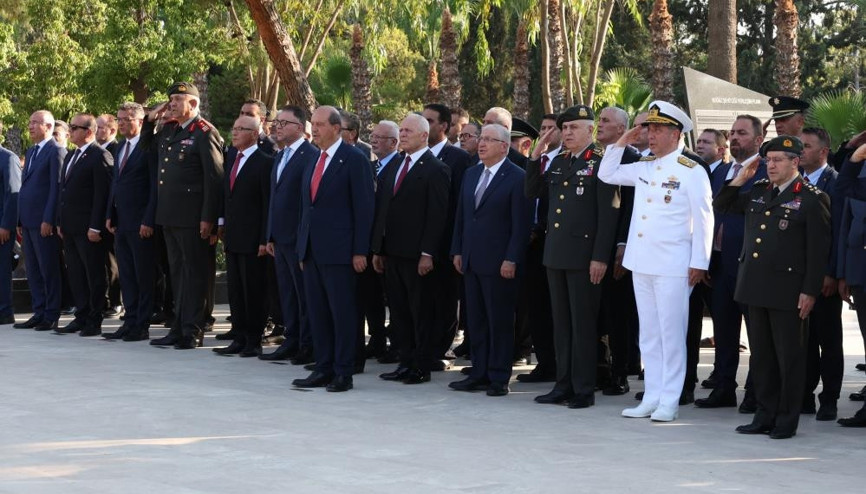 Bakan Güler, KKTCde Boğaz Şehitliğini ziyaret etti
