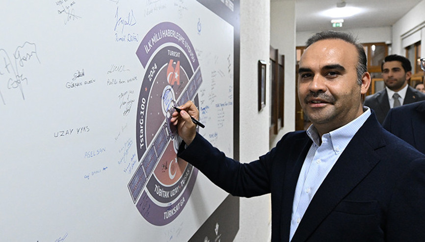 Bakan Kacır: TÜRKSAT 6A test yörüngesi olan 50° Doğu yörüngesine yerleşti